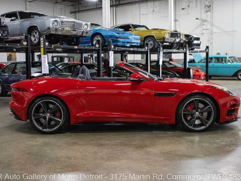 Used 2020 Jaguar F-TYPE R image 9