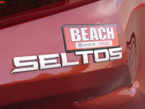 Used 2023 Kia Seltos S w/ Navigation Package FWD image 39