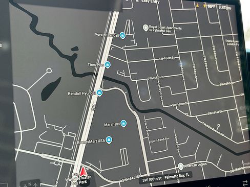 Used 2022 Tesla Model S Plaid image 12