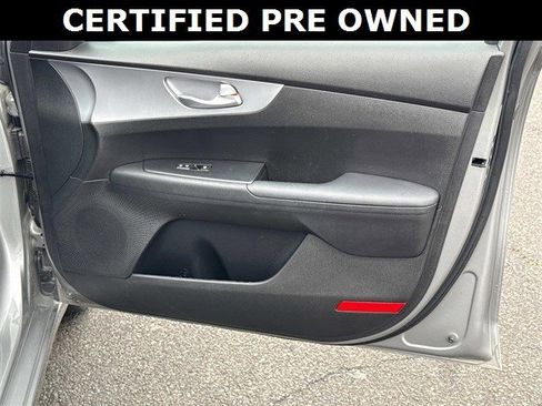 Used 2023 Kia Forte LXS image 8