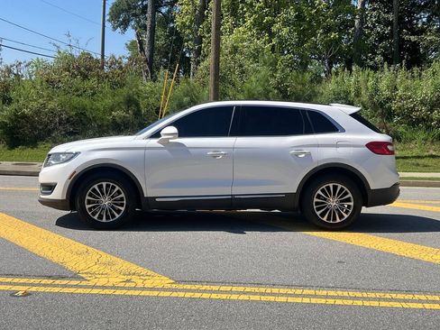 Used 2016 Lincoln MKX Select w/ Climate Package AWD/4WD image 3
