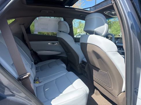 New 2026 Genesis GV70 2.5T Advanced AWD/4WD image 32