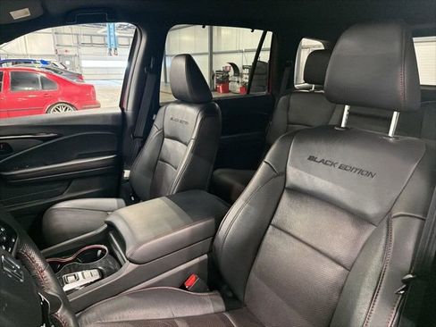 Used 2025 Honda Passport Black Edition image 9