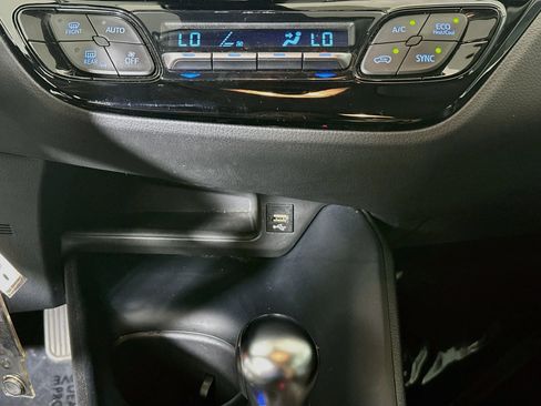Used 2021 Toyota C-HR LE FWD image 22