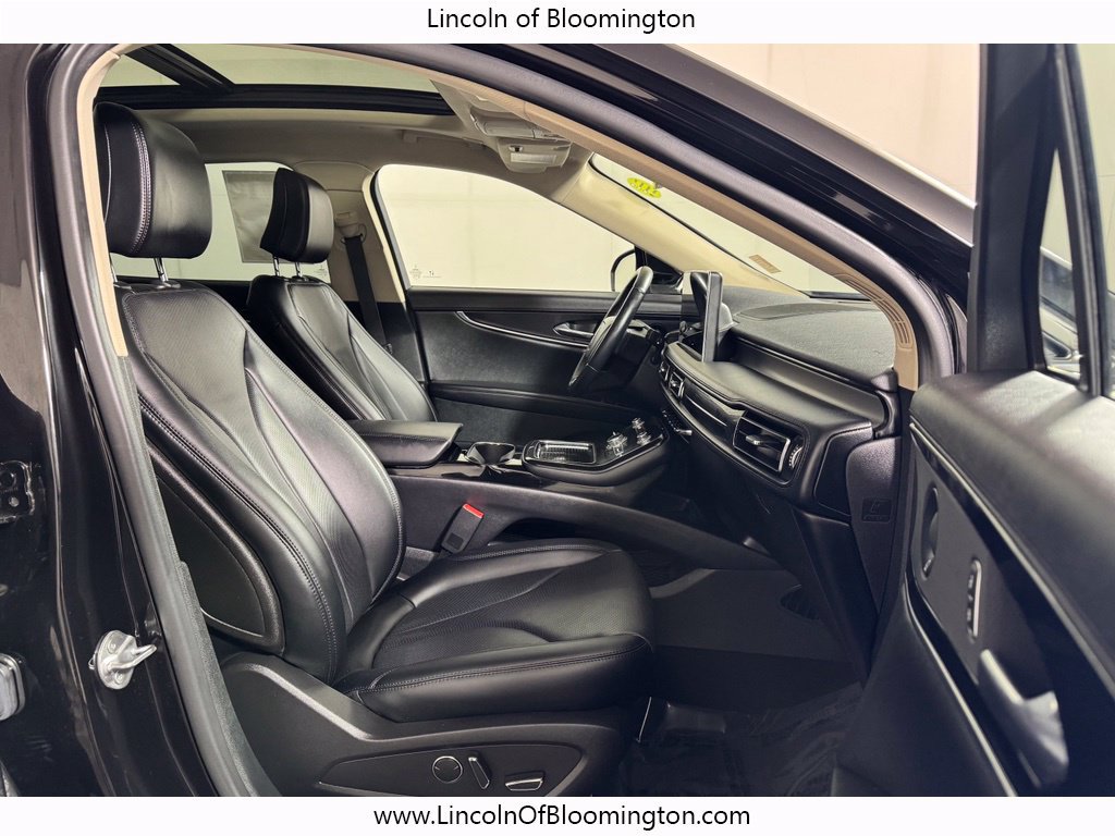Used 2023 Lincoln Nautilus Reserve w/ Monochromatic Package AWD/4WD image 10