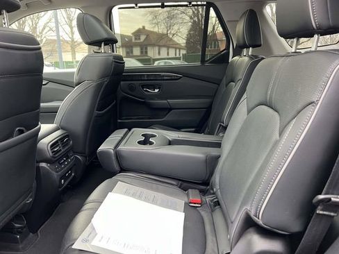 Used 2023 Honda Pilot Elite image 11