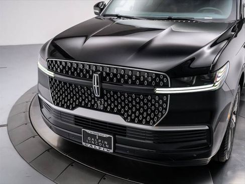 New 2026 Lincoln Navigator Reserve AWD/4WD image 9