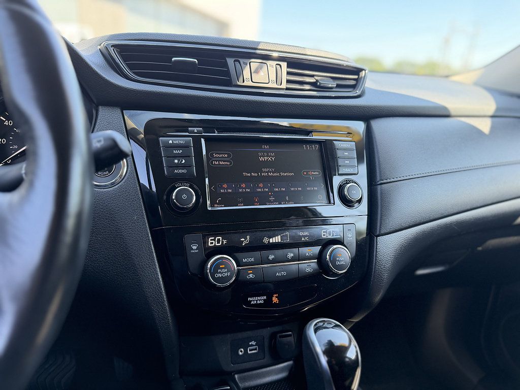 Used 2019 Nissan Rogue SV w/ Premium Package AWD/4WD image 17