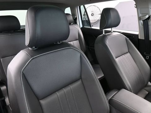 Used 2023 Volkswagen Tiguan SE FWD image 44