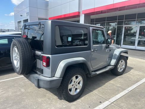 Used 2015 Jeep Wrangler Sport w/ Quick Order Package 24S AWD/4WD image 4