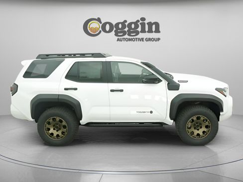New 2026 Toyota 4Runner Trailhunter AWD/4WD image 21
