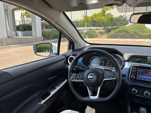 Used 2025 Nissan Versa SV FWD image 32