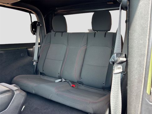 Used 2021 Jeep Wrangler Rubicon AWD/4WD image 23