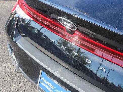 Used 2023 Hyundai Elantra SEL FWD image 9