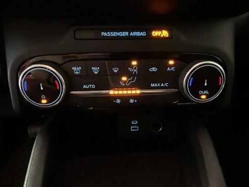 Used 2022 Ford Escape SE w/ Convenience Package FWD image 21