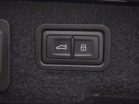 Used 2019 Audi A8 L 3.0T w/ Executive Package image 41