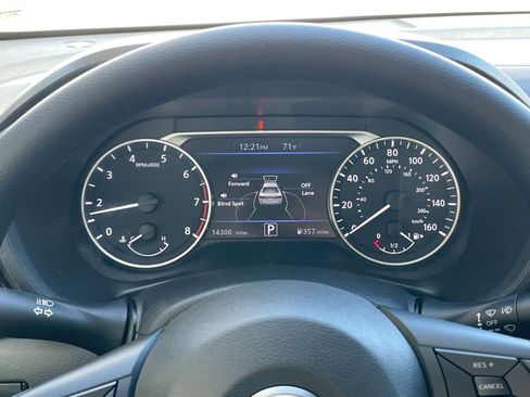 Used 2025 Nissan Sentra SV image 38