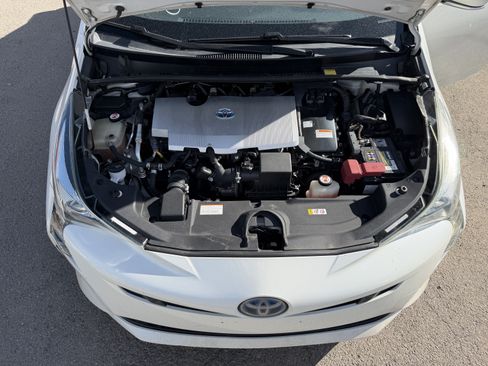 Used 2018 Toyota Prius Two w/ Prius Two Safety Plus Package FWD image 18