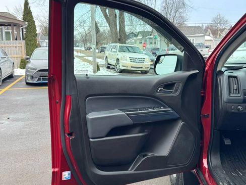 Used 2015 Chevrolet Colorado Z71 image 13