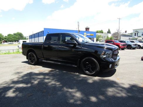 Used 2022 RAM 1500 Classic SLT AWD/4WD image 35