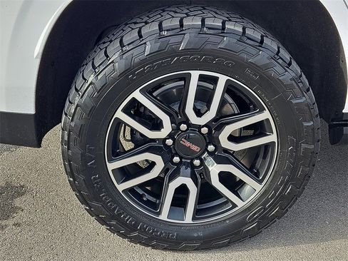Used 2023 GMC Yukon AT4 w/ LPO, Floor Liner Package image 7