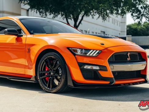 Used 2020 Ford Mustang Shelby GT500 w/ Technology Package RWD image 54