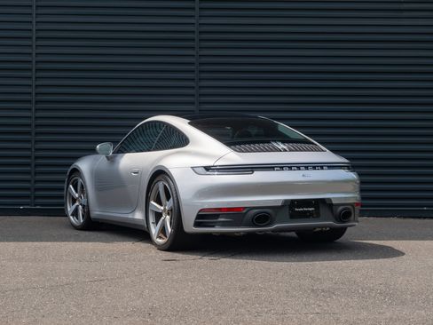 Certified 2023 Porsche 911 Carrera RWD image 3