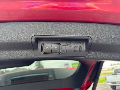 Certified 2024 Ford Explorer XLT w/ Equipment Group 202A AWD/4WD image 9