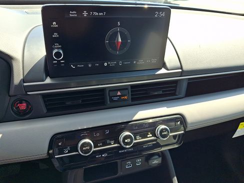 Certified 2025 Honda Pilot EX-L image 17