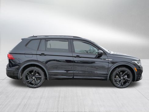 Certified 2023 Volkswagen Tiguan SE R-Line image 8