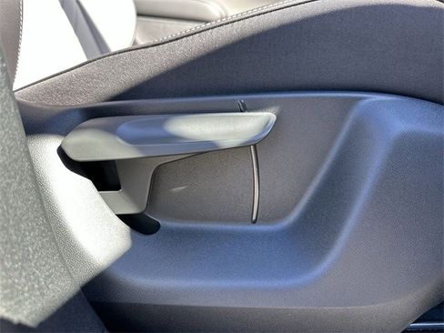 New 2026 Volkswagen Tiguan SE R-Line image 32