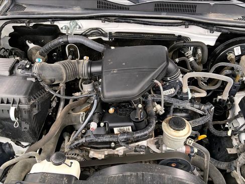 Used 2020 Toyota Tacoma SR5 w/ Blackout Package image 31