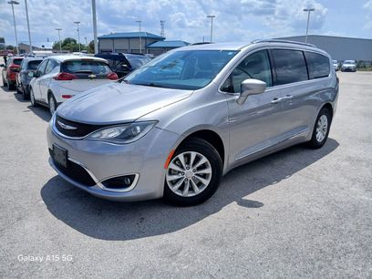 Used 2019 Chrysler Pacifica Touring-L