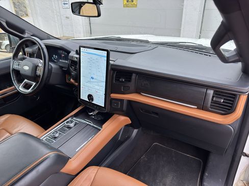 Used 2023 Ford Expedition Max Platinum AWD/4WD image 30