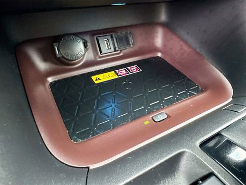 Used 2022 Toyota RAV4 Limited image 38