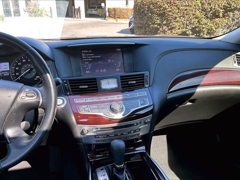 Used 2015 INFINITI Q70 L 3.7 RWD image 7