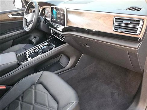 Used 2026 Volkswagen Atlas SE FWD image 21