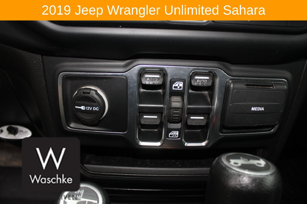 Used 2019 Jeep Wrangler Unlimited Sahara AWD/4WD image 24