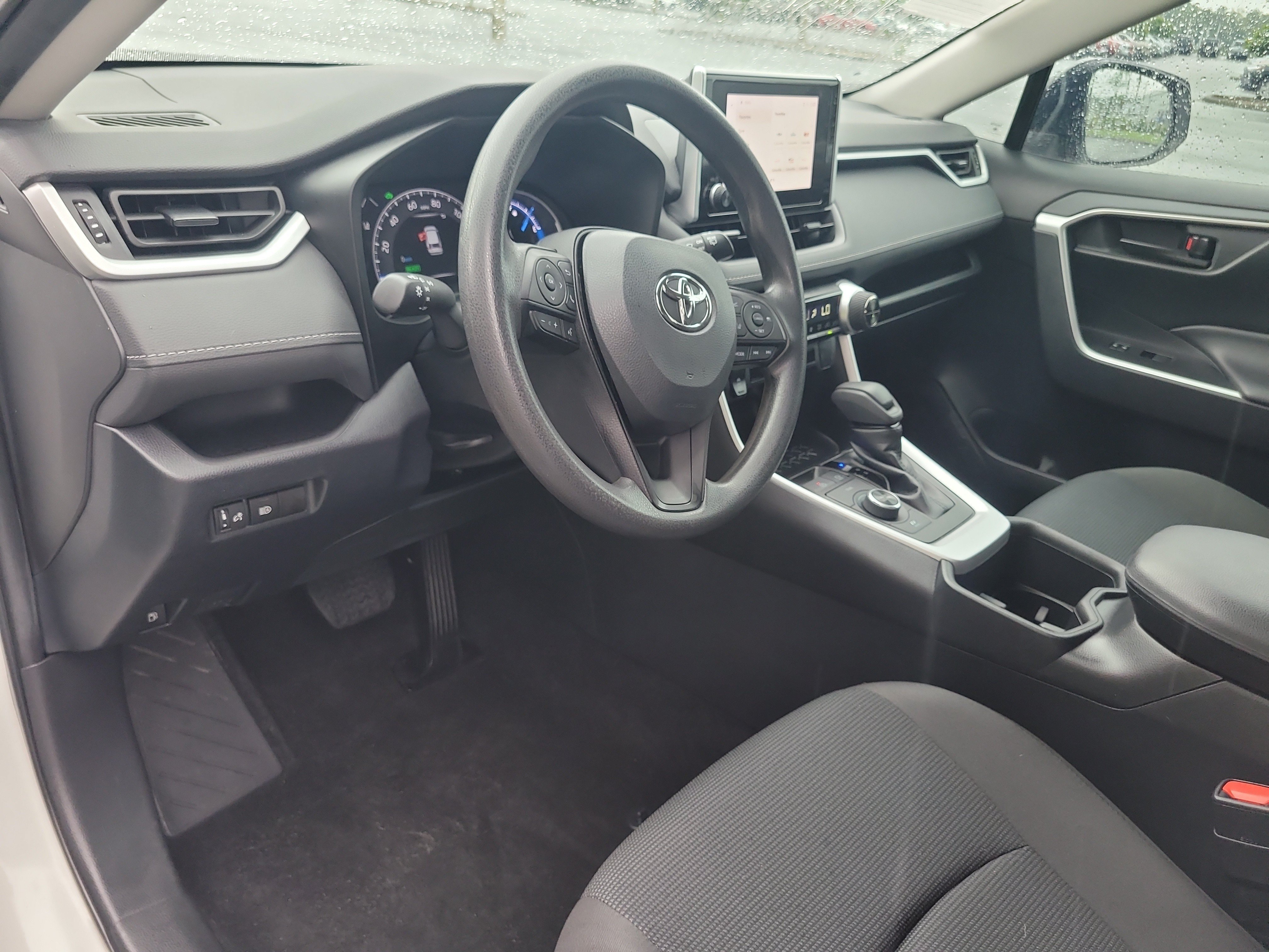 Used 2023 Toyota RAV4 LE AWD/4WD image 18