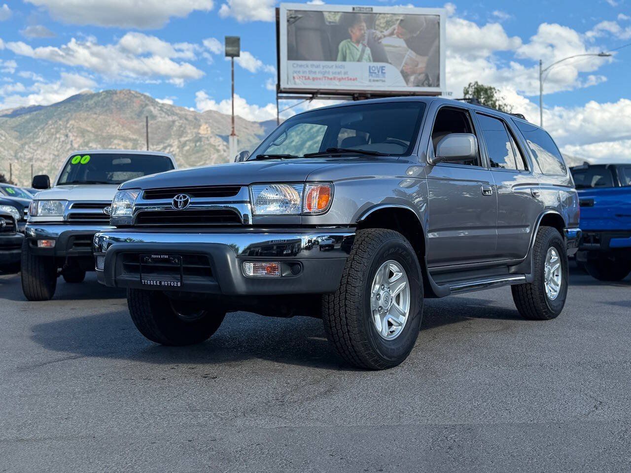 Used 2002 Toyota 4Runner SR5 AWD/4WD image 2