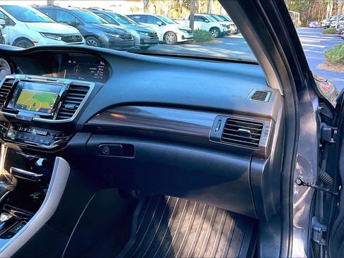 Used 2017 Honda Accord EX-L image 18