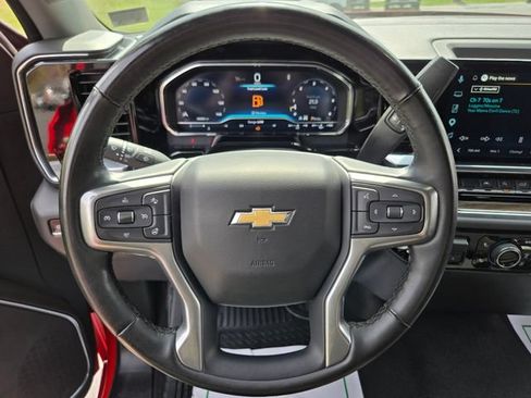 Used 2025 Chevrolet Silverado 1500 LT AWD/4WD image 32