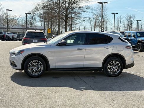 Used 2024 Alfa Romeo Stelvio Sprint image 11