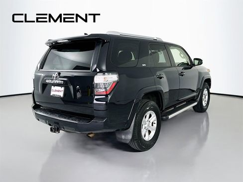 Used 2017 Toyota 4Runner SR5 image 6