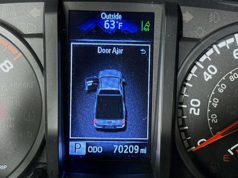 Used 2019 Toyota Tacoma SR image 15