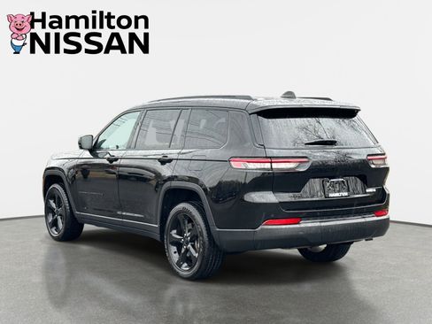 Used 2023 Jeep Grand Cherokee L Laredo image 4