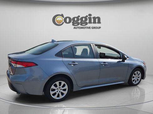 Used 2024 Toyota Corolla LE FWD image 5