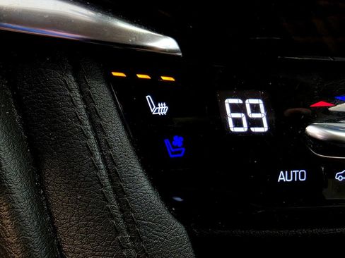 Used 2021 Cadillac XT6 Premium Luxury w/ Platinum Package AWD/4WD image 42