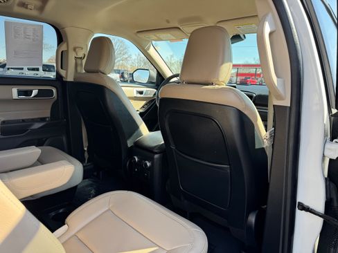 Used 2020 Ford Explorer XLT w/ Equipment Group 202A image 16