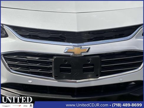 Used 2017 Chevrolet Malibu Premier w/ Premier Sun and Wheel Package image 9